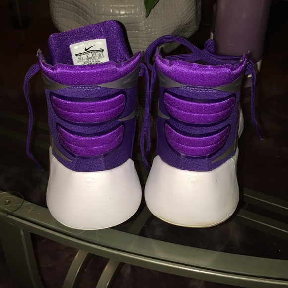 Nike - Picture 3 of 3